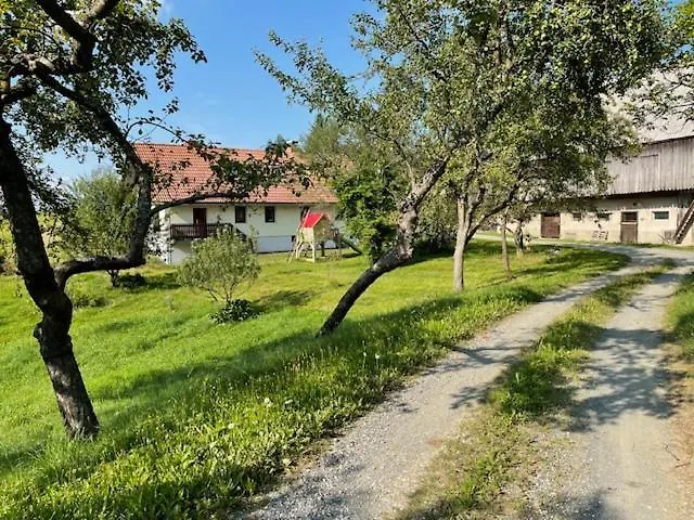 Eko Kmetija Sen Na Zgornji Kapli